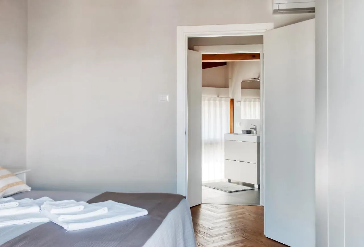 Mincio Apartment - Residenza Puoti Peschiera del Garda